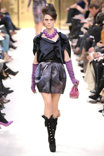 Look 19